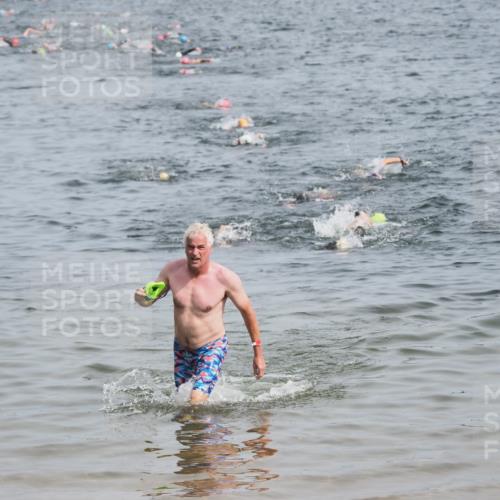 21.06.2025 - 27. Vierlanden-Triathlon MichiJ http://msf.ph/oto/8010171 15.06.2026 10:13:23 Schwimmen 623 meine-sportfotos.de