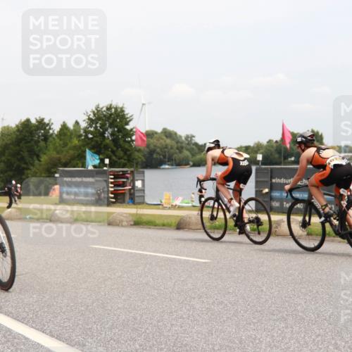 21.06.2025 - 27. Vierlanden-Triathlon H.Heesch http://msf.ph/oto/8010185 15.06.2025 12:34:43 Radfahren 911, 912, 1073, 1074, 1076 meine-sportfotos.de