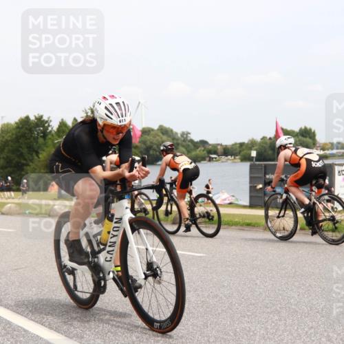 21.06.2025 - 27. Vierlanden-Triathlon H.Heesch http://msf.ph/oto/8010191 15.06.2025 12:34:43 Radfahren 911, 912, 1073, 1074, 1076 meine-sportfotos.de