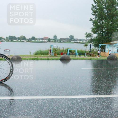 21.06.2025 - 27. Vierlanden-Triathlon H.Heesch http://msf.ph/oto/8010192 15.06.2025 13:48:16 Radfahren 1177 meine-sportfotos.de