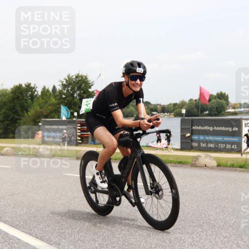 21.06.2025 - 27. Vierlanden-Triathlon H.Heesch http://msf.ph/oto/8010218 15.06.2025 12:34:45 Radfahren 911, 912, 1019, 1020, 1022, 1023, 1073, 1074, 1075, 1076 meine-sportfotos.de