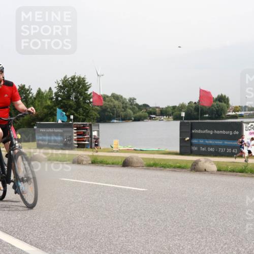 15.06.2025 - 27. Vierlanden-Triathlon H.Heesch http://msf.ph/oto/8010219 15.06.2025 11:00:40 Radfahren 61, 157, 162, 417, 638 meine-sportfotos.de