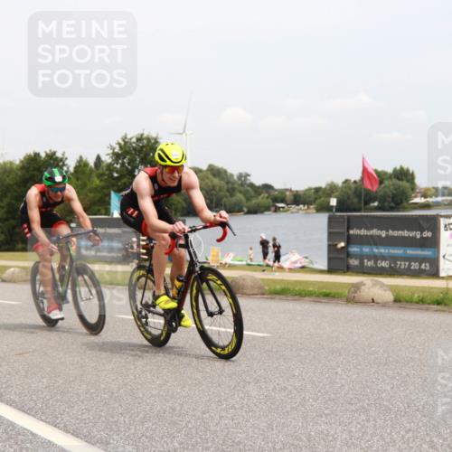 21.06.2025 - 27. Vierlanden-Triathlon H.Heesch http://msf.ph/oto/8010226 15.06.2025 12:34:46 Radfahren 911, 912, 1019, 1020, 1022, 1023, 1073, 1074, 1075, 1076 meine-sportfotos.de