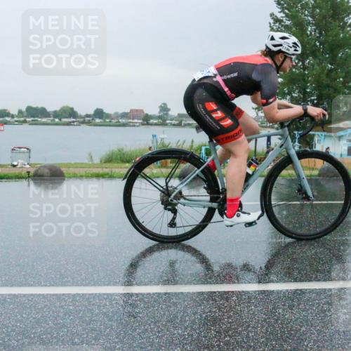 21.06.2025 - 27. Vierlanden-Triathlon H.Heesch http://msf.ph/oto/8010236 15.06.2025 13:48:28 Radfahren 1196 meine-sportfotos.de