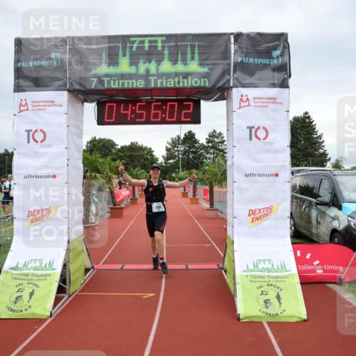 15.06.2025 - 7 Türme Triathlon Michael Strokosch http://msf.ph/oto/8010269 15.06.2025 14:56:02 Ziel 572 meine-sportfotos.de
