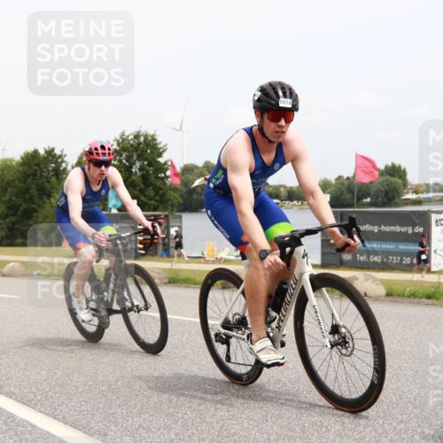 21.06.2025 - 27. Vierlanden-Triathlon H.Heesch http://msf.ph/oto/8010277 15.06.2025 12:35:02 Radfahren 811, 1014, 1015, 1016, 1017, 1018 meine-sportfotos.de