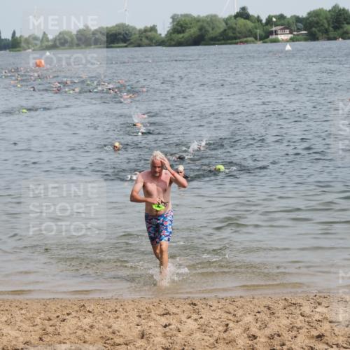 21.06.2025 - 27. Vierlanden-Triathlon MichiJ http://msf.ph/oto/8010289 15.06.2026 10:13:26 Schwimmen 623 meine-sportfotos.de