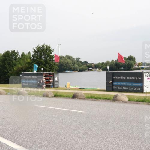 15.06.2025 - 27. Vierlanden-Triathlon H.Heesch http://msf.ph/oto/8010333 15.06.2025 11:00:48 Radfahren 226, 421, 586, 726, 759 meine-sportfotos.de