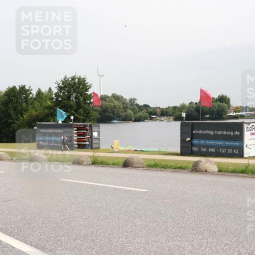 15.06.2025 - 27. Vierlanden-Triathlon H.Heesch http://msf.ph/oto/8010342 15.06.2025 11:00:49 Radfahren 226, 421, 586, 726, 759 meine-sportfotos.de