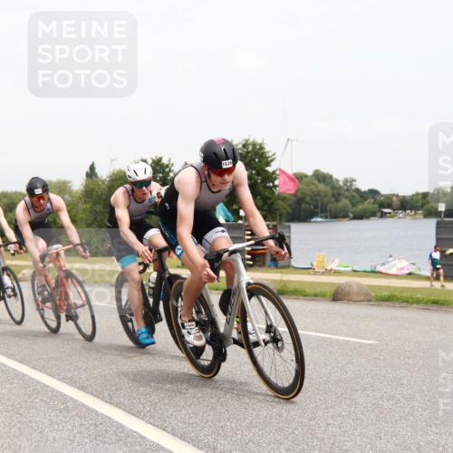 21.06.2025 - 27. Vierlanden-Triathlon H.Heesch http://msf.ph/oto/8010348 15.06.2025 12:36:15 Radfahren 1024, 1025, 1026, 1027 meine-sportfotos.de