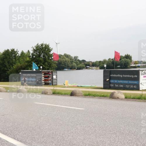 15.06.2025 - 27. Vierlanden-Triathlon H.Heesch http://msf.ph/oto/8010355 15.06.2025 11:00:50 Radfahren 226, 421, 586 meine-sportfotos.de