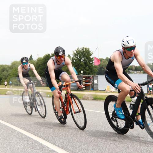 21.06.2025 - 27. Vierlanden-Triathlon H.Heesch http://msf.ph/oto/8010360 15.06.2025 12:36:15 Radfahren 1024, 1025, 1026, 1027 meine-sportfotos.de