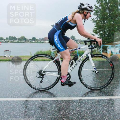 21.06.2025 - 27. Vierlanden-Triathlon H.Heesch http://msf.ph/oto/8010377 15.06.2025 13:49:43 Radfahren 1168 meine-sportfotos.de