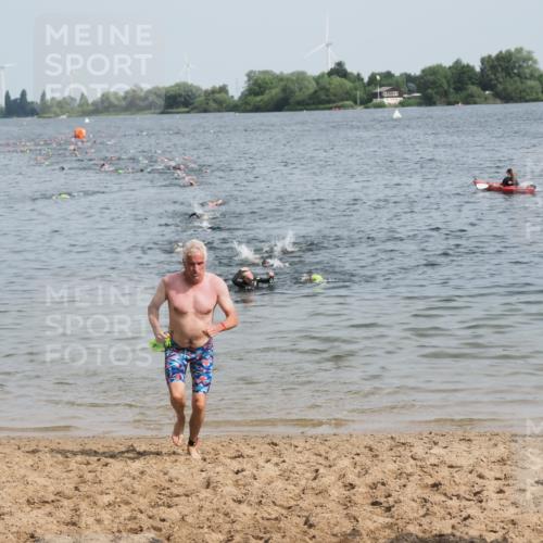 21.06.2025 - 27. Vierlanden-Triathlon MichiJ http://msf.ph/oto/8010379 15.06.2026 10:13:28 Schwimmen 623 meine-sportfotos.de