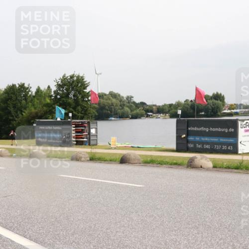 15.06.2025 - 27. Vierlanden-Triathlon H.Heesch http://msf.ph/oto/8010393 15.06.2025 11:00:52 Radfahren 226 meine-sportfotos.de