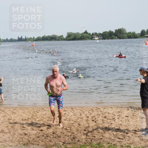 21.06.2025 - 27. Vierlanden-Triathlon MichiJ http://msf.ph/oto/8010445 15.06.2026 10:13:30 Schwimmen 623 meine-sportfotos.de