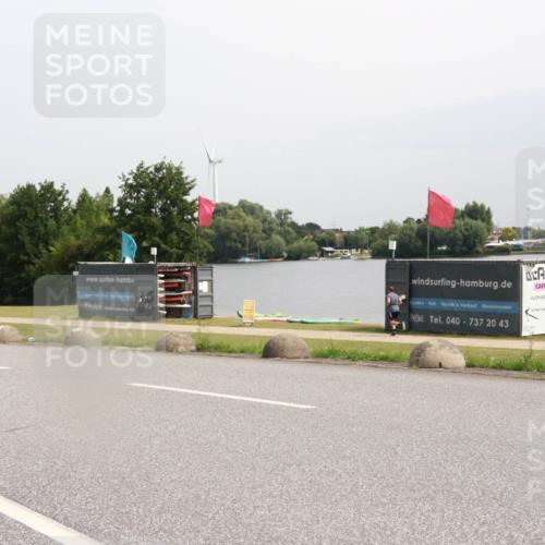 15.06.2025 - 27. Vierlanden-Triathlon H.Heesch http://msf.ph/oto/8010452 15.06.2025 11:00:55 Radfahren  meine-sportfotos.de