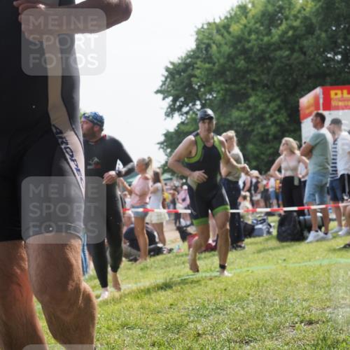 15.06.2025 - 27. Vierlanden-Triathlon KatJ http://msf.ph/oto/8010461 15.06.2025 10:08:45 Schwimmen 380, 387, 437, 454, 469 meine-sportfotos.de