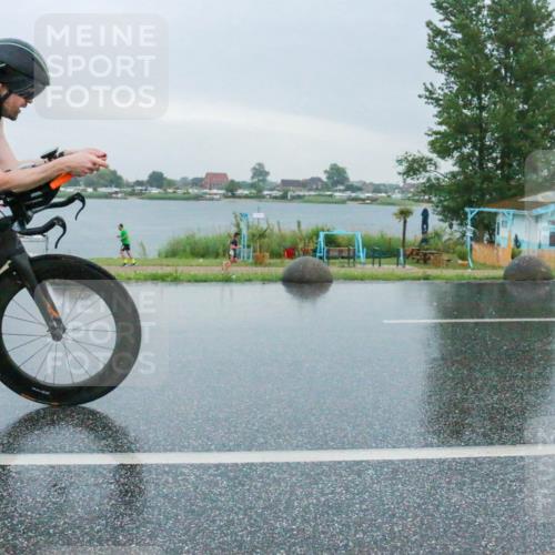 21.06.2025 - 27. Vierlanden-Triathlon H.Heesch http://msf.ph/oto/8010468 15.06.2025 13:50:50 Radfahren 1279, 1309 meine-sportfotos.de