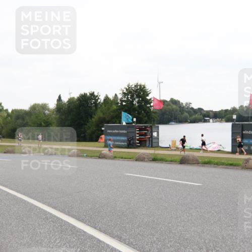 21.06.2025 - 27. Vierlanden-Triathlon H.Heesch http://msf.ph/oto/8010480 15.06.2025 12:55:29 Radfahren  meine-sportfotos.de