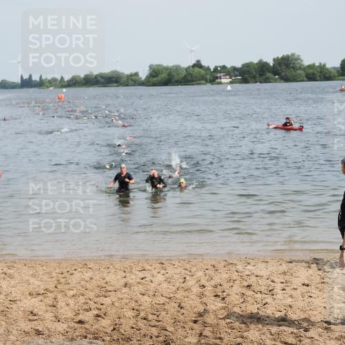 21.06.2025 - 27. Vierlanden-Triathlon MichiJ http://msf.ph/oto/8010486 15.06.2026 10:13:32 Schwimmen 545, 585, 623 meine-sportfotos.de