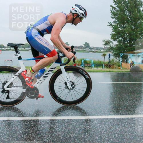 21.06.2025 - 27. Vierlanden-Triathlon H.Heesch http://msf.ph/oto/8010498 15.06.2025 13:50:53 Radfahren 1279, 1309 meine-sportfotos.de