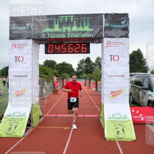 15.06.2025 - 7 Türme Triathlon Michael Strokosch http://msf.ph/oto/8010522 15.06.2025 14:56:26 Ziel 553 meine-sportfotos.de