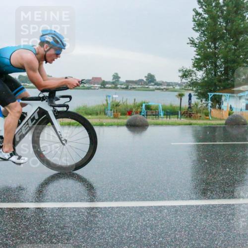 21.06.2025 - 27. Vierlanden-Triathlon H.Heesch http://msf.ph/oto/8010524 15.06.2025 13:51:06 Radfahren 1265, 1311 meine-sportfotos.de