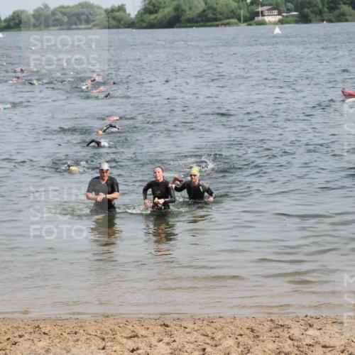 21.06.2025 - 27. Vierlanden-Triathlon MichiJ http://msf.ph/oto/8010543 15.06.2026 10:13:33 Schwimmen 545, 585, 623 meine-sportfotos.de