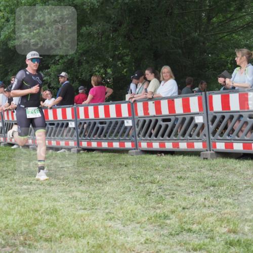 21.06.2025 - 27. Vierlanden-Triathlon KatJ http://msf.ph/oto/8010571 15.06.2025 13:04:28 Ziel 711 meine-sportfotos.de
