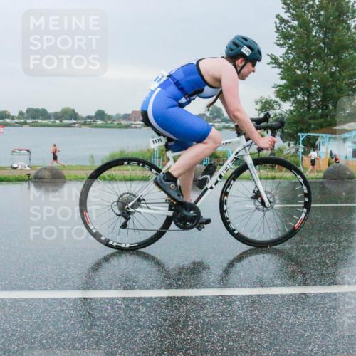 21.06.2025 - 27. Vierlanden-Triathlon H.Heesch http://msf.ph/oto/8010584 15.06.2025 13:51:24 Radfahren 1175 meine-sportfotos.de