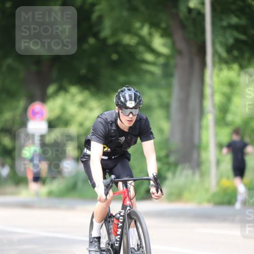 15.06.2025 - 7 Türme Triathlon Yannick Fuchs http://msf.ph/oto/8010588 15.06.2025 13:25:41 Radfahren 536, 626, 862 meine-sportfotos.de