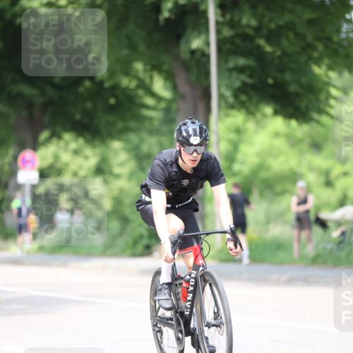 15.06.2025 - 7 Türme Triathlon Yannick Fuchs http://msf.ph/oto/8010600 15.06.2025 13:25:41 Radfahren 536, 626, 862 meine-sportfotos.de