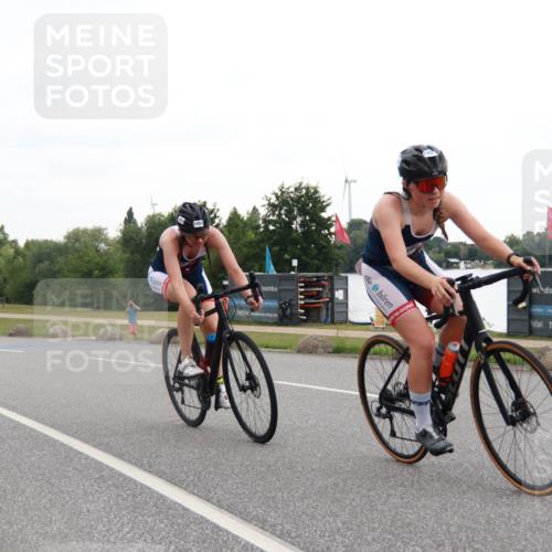 21.06.2025 - 27. Vierlanden-Triathlon H.Heesch http://msf.ph/oto/8010611 15.06.2025 12:57:53 Radfahren 926, 1049, 1050, 1051, 1052 meine-sportfotos.de