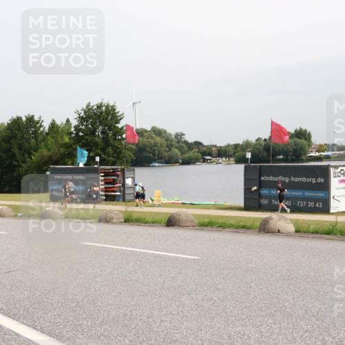 15.06.2025 - 27. Vierlanden-Triathlon H.Heesch http://msf.ph/oto/8010623 15.06.2025 11:01:00 Radfahren 203 meine-sportfotos.de