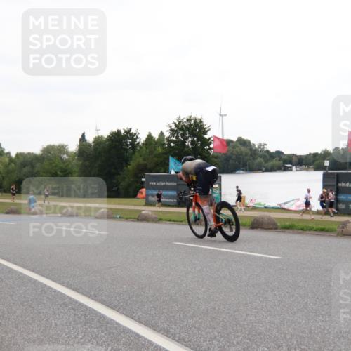 21.06.2025 - 27. Vierlanden-Triathlon H.Heesch http://msf.ph/oto/8010641 15.06.2025 12:58:16 Radfahren 1125 meine-sportfotos.de