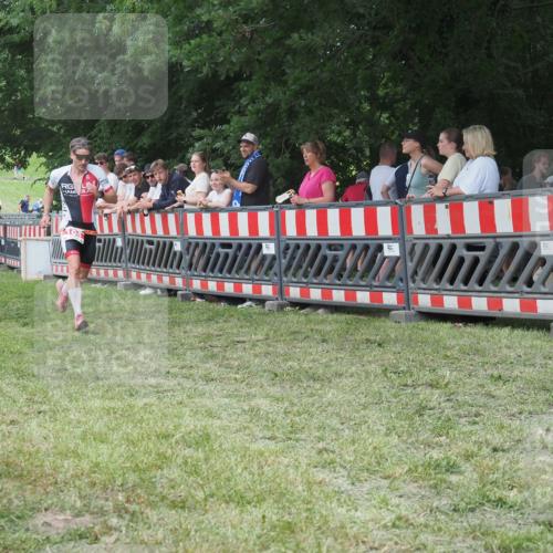 21.06.2025 - 27. Vierlanden-Triathlon KatJ http://msf.ph/oto/8010662 15.06.2025 13:05:06 Ziel 104, 759 meine-sportfotos.de