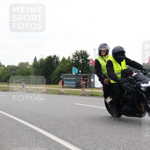 21.06.2025 - 27. Vierlanden-Triathlon H.Heesch http://msf.ph/oto/8010665 15.06.2025 12:58:36 Radfahren 1127 meine-sportfotos.de