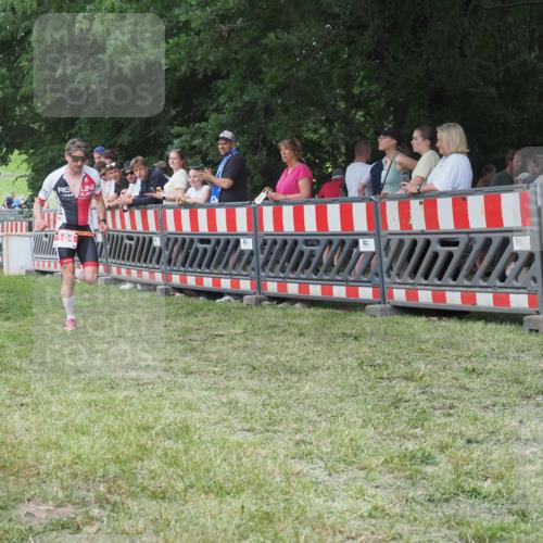 21.06.2025 - 27. Vierlanden-Triathlon KatJ http://msf.ph/oto/8010668 15.06.2025 13:05:06 Ziel 104, 759 meine-sportfotos.de