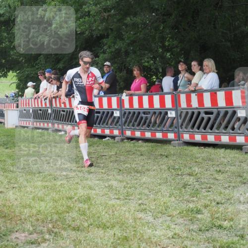 21.06.2025 - 27. Vierlanden-Triathlon KatJ http://msf.ph/oto/8010679 15.06.2025 13:05:07 Ziel 104, 759 meine-sportfotos.de