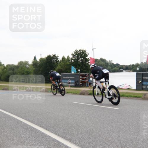 21.06.2025 - 27. Vierlanden-Triathlon H.Heesch http://msf.ph/oto/8010701 15.06.2025 12:58:51 Radfahren 1102, 1114, 1141, 1145, 1158 meine-sportfotos.de