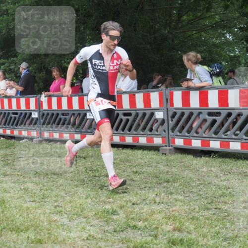 21.06.2025 - 27. Vierlanden-Triathlon KatJ http://msf.ph/oto/8010714 15.06.2025 13:05:08 Ziel 104, 759 meine-sportfotos.de