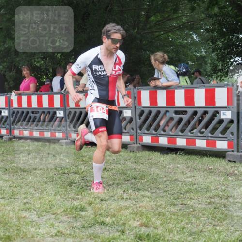 21.06.2025 - 27. Vierlanden-Triathlon KatJ http://msf.ph/oto/8010728 15.06.2025 13:05:08 Ziel 104, 759 meine-sportfotos.de