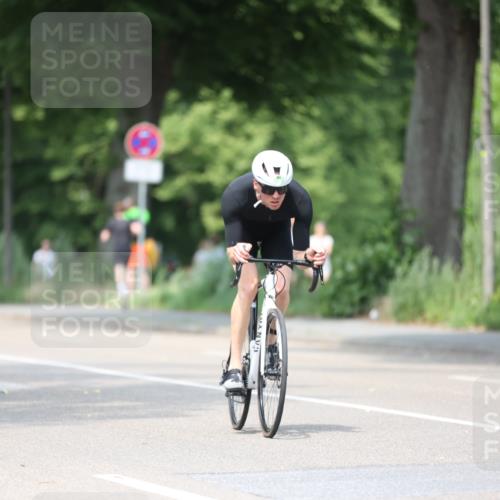 15.06.2025 - 7 Türme Triathlon Yannick Fuchs http://msf.ph/oto/8010742 15.06.2025 13:25:49 Radfahren 562, 734, 769 meine-sportfotos.de