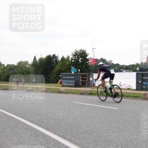 21.06.2025 - 27. Vierlanden-Triathlon H.Heesch http://msf.ph/oto/8010753 15.06.2025 12:59:17 Radfahren 1162 meine-sportfotos.de