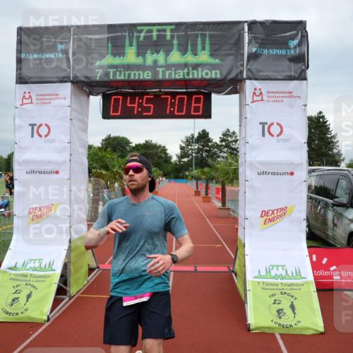 15.06.2025 - 7 Türme Triathlon Michael Strokosch http://msf.ph/oto/8010757 15.06.2025 14:57:07 Ziel 302, 660 meine-sportfotos.de