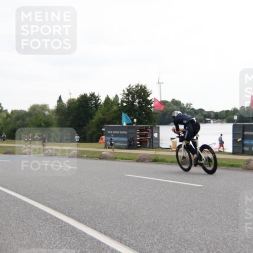 21.06.2025 - 27. Vierlanden-Triathlon H.Heesch http://msf.ph/oto/8010765 15.06.2025 12:59:22 Radfahren 1053, 1054, 1055, 1056, 1103, 1153, 1162 meine-sportfotos.de
