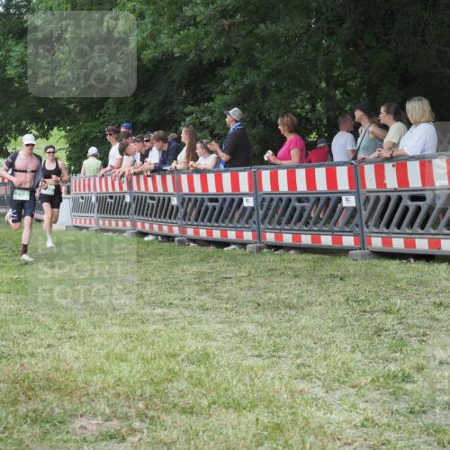 21.06.2025 - 27. Vierlanden-Triathlon KatJ http://msf.ph/oto/8010766 15.06.2025 13:05:13 Ziel 759 meine-sportfotos.de