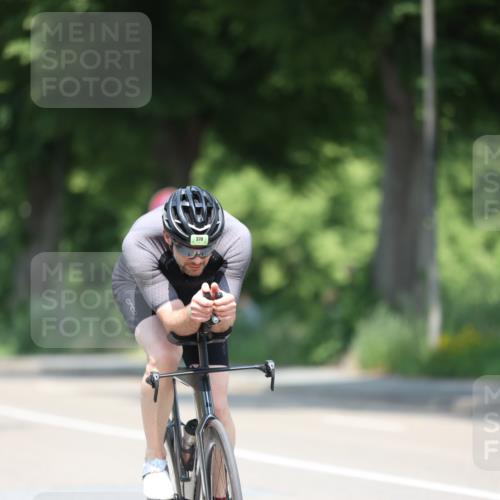 15.06.2025 - 7 Türme Triathlon Yannick Fuchs http://msf.ph/oto/8010781 15.06.2025 12:44:23 Radfahren 219, 306 meine-sportfotos.de