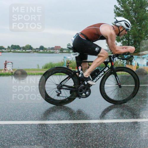 21.06.2025 - 27. Vierlanden-Triathlon H.Heesch http://msf.ph/oto/8010786 15.06.2025 13:53:22 Radfahren 1242 meine-sportfotos.de